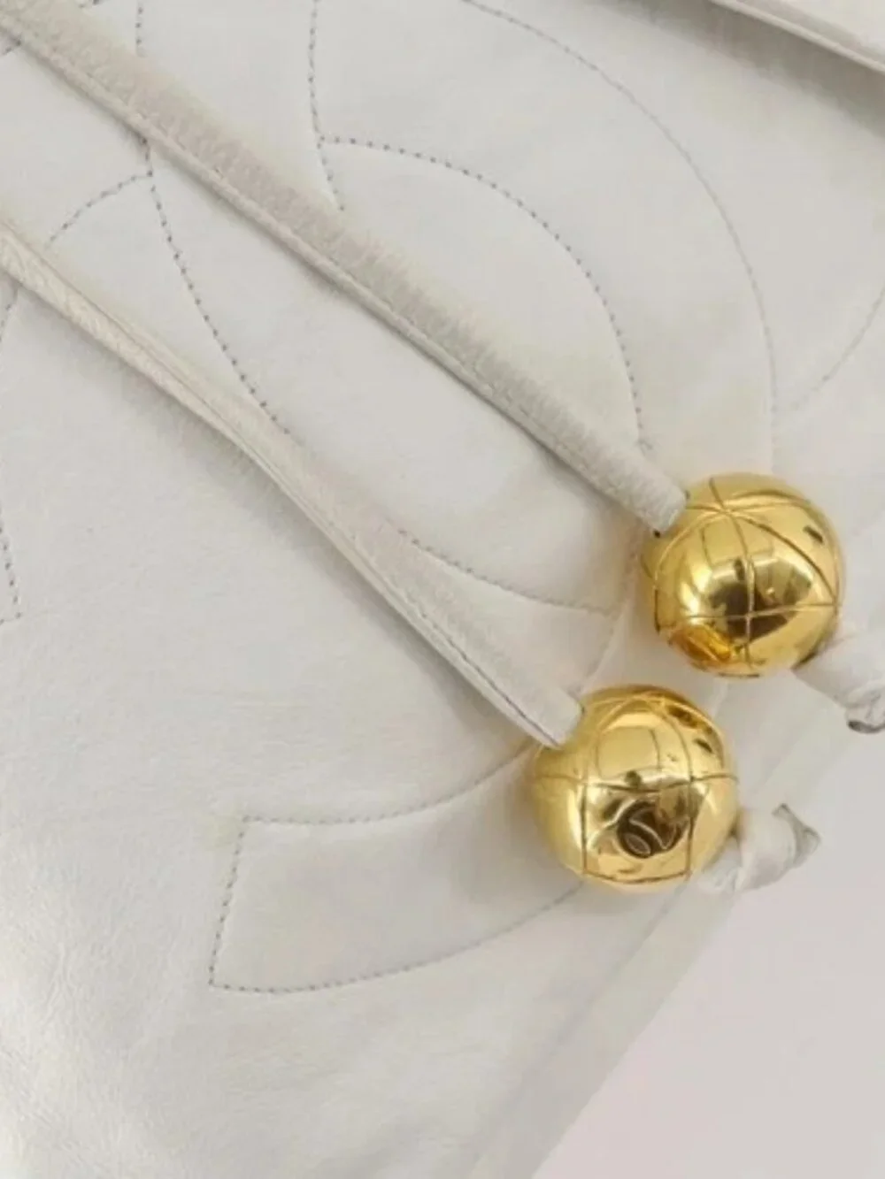CHANEL Backpack Leather White Gold CC Auth gh1739